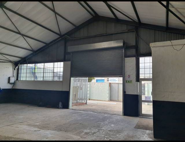 361M² FACTORY RENTED IN TRIANGLE FARM